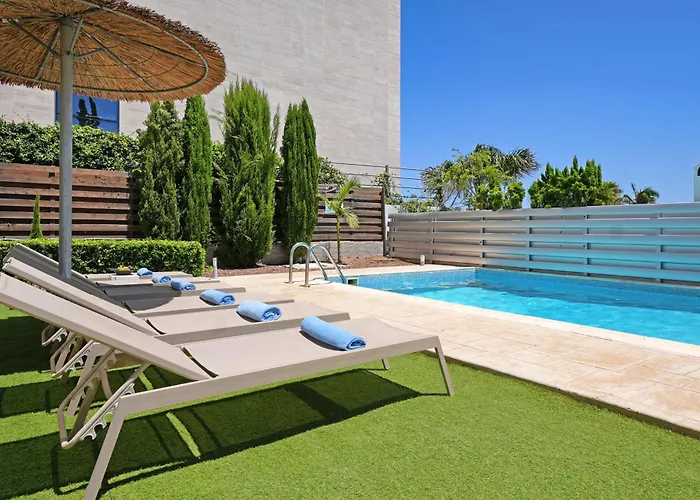 Celine بروتاراس